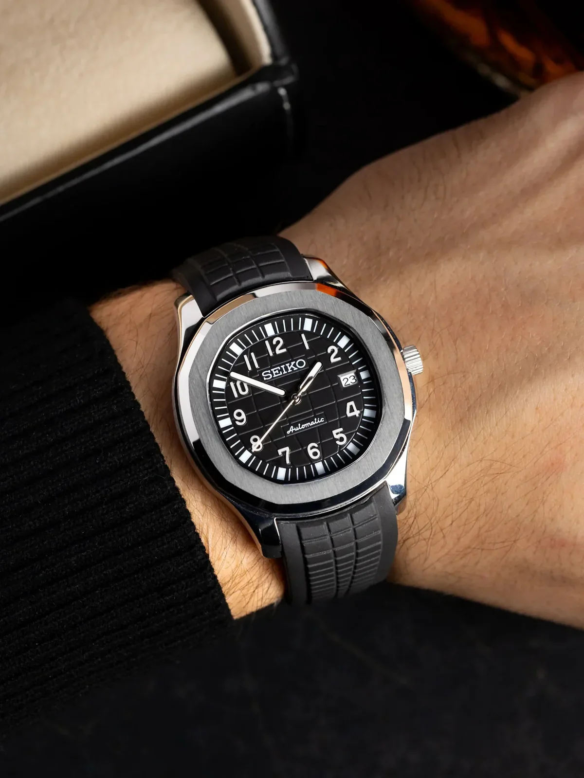 SEIKONAUT | BLACK