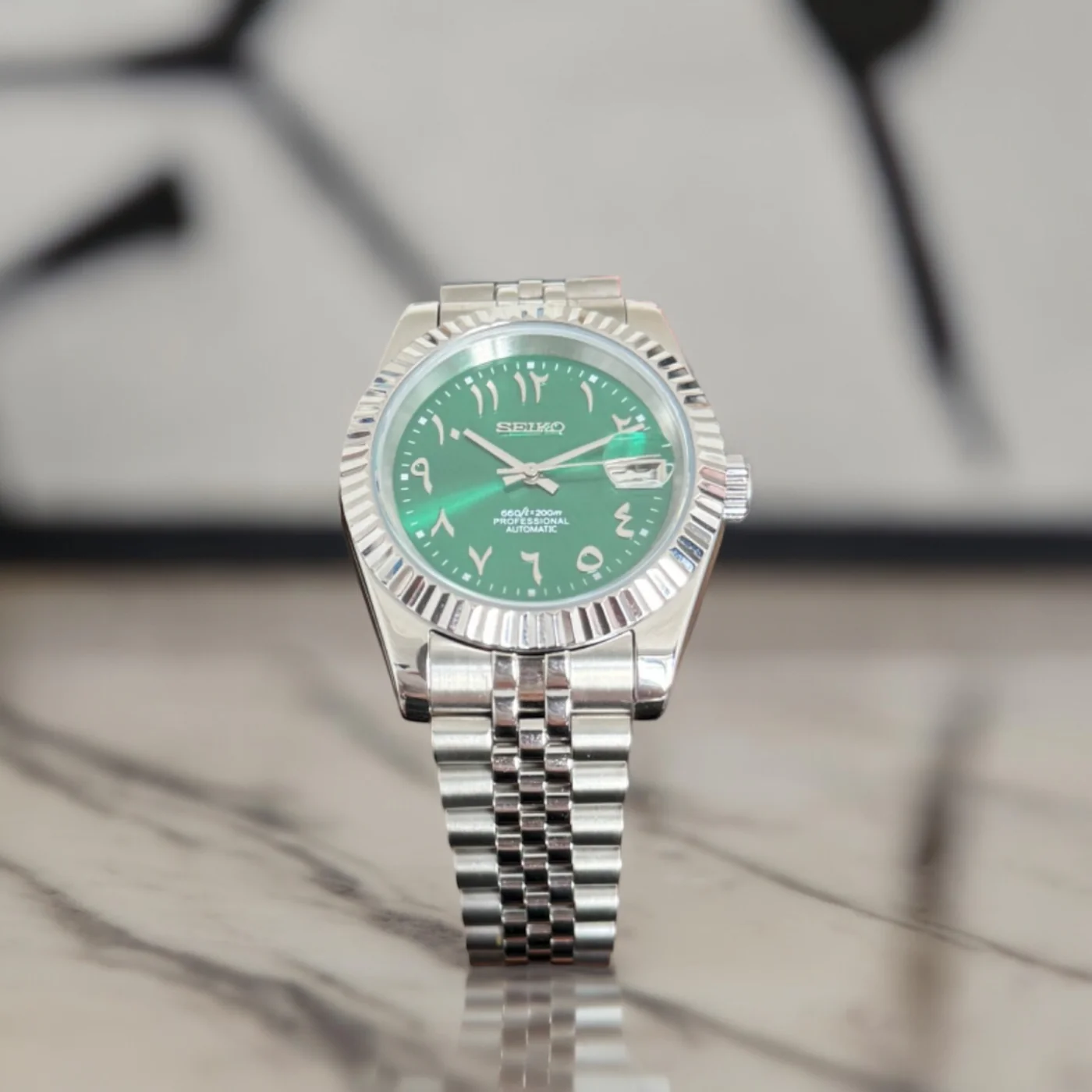 SEIKOJUST | GREEN ARABIC DIAL